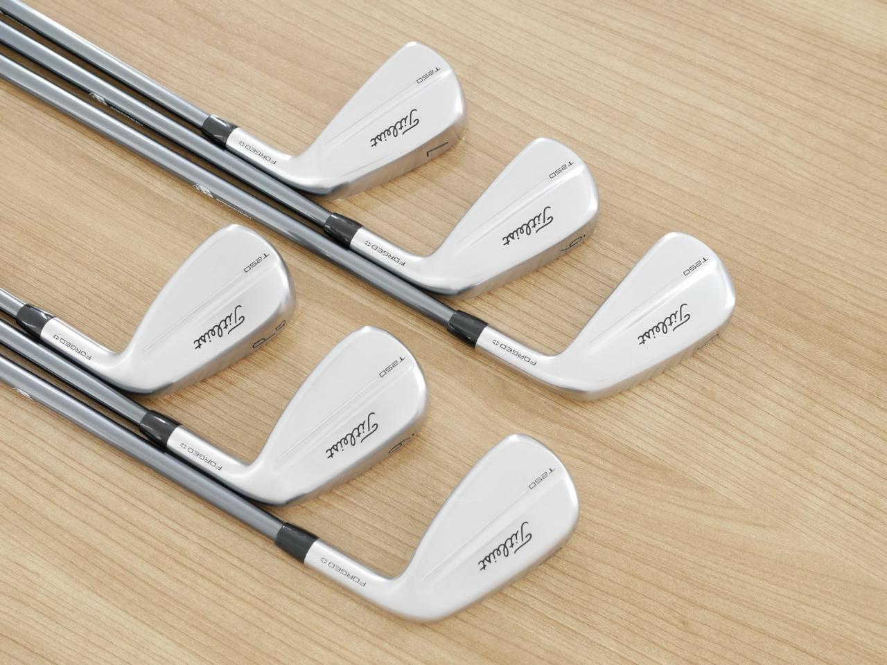 Iron set : Titleist : ชุดเหล็ก Titleist T250 Forged (รุ่นล่าสุด ออกปี 2025 Japan Spec) มีเหล็ก 5-Pw (6 ชิ้น) ก้านกราไฟต์ Mitsubishi MMT 85 Flex S