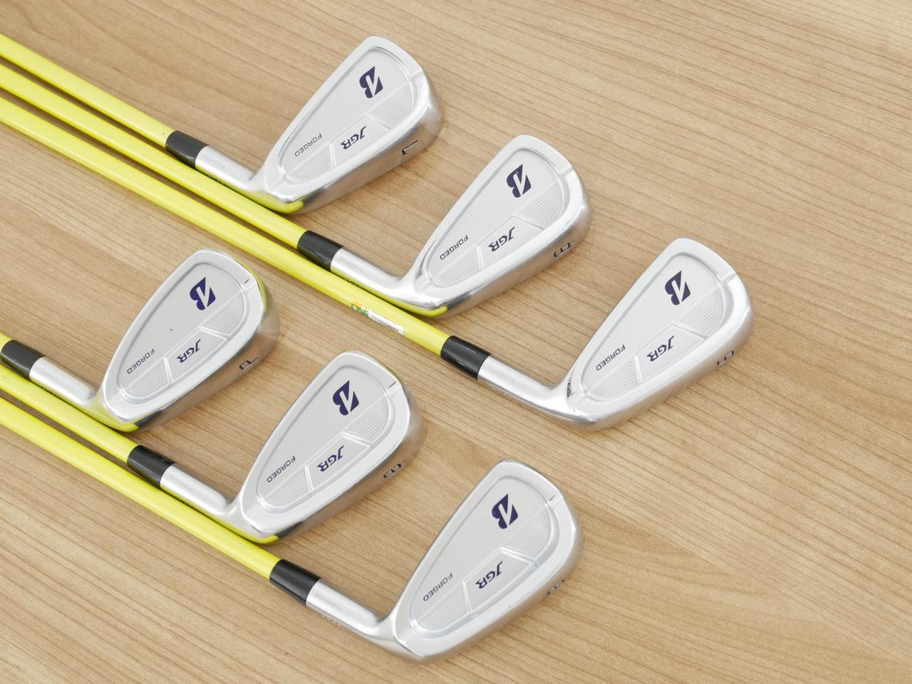 Iron set : Bridgestone : Bridgestone JGR Forged (นุ่ม แน่น) มีเหล็ก 5-PW (6 ชิ้น) ก้านกราไฟต์ Tour AD Flex R