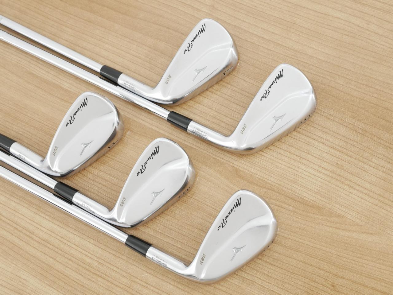 Iron set : Mizuno : ชุดเหล็ก Mizuno Pro 225 Forged (ปี 2023 นุ่ม แน่น ระยะดี) มีเหล็ก 6-Pw (5 ชิ้น) ก้านเหล็ก Dynamic Gold EX Weight Lock Tour Issue S200