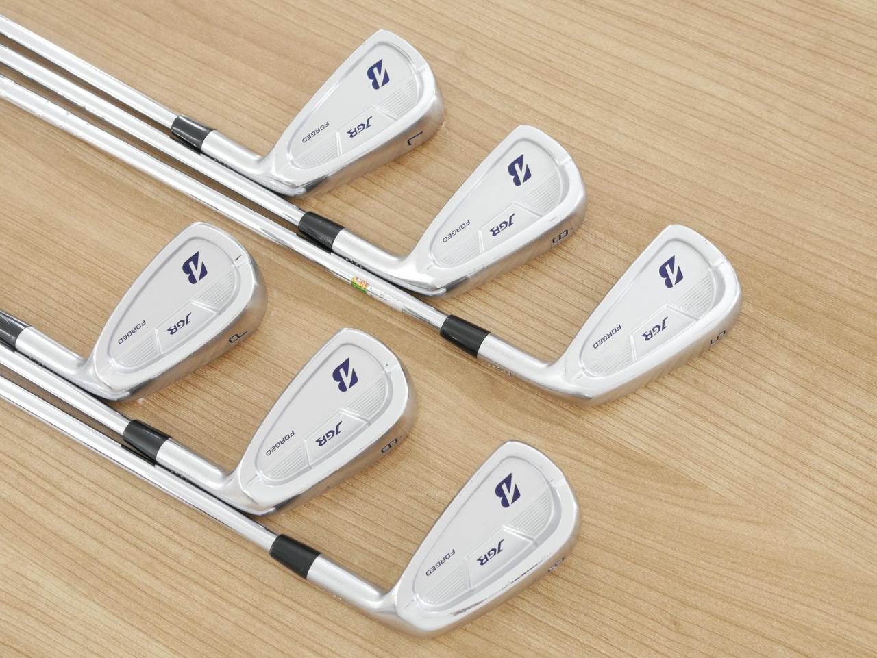 Iron set : Bridgestone : Bridgestone JGR Forged (ออกปี 2017 นุ่ม แน่น) มีเหล็ก 5-PW (6 ชิ้น) ก้านเหล็ก XP95 S200