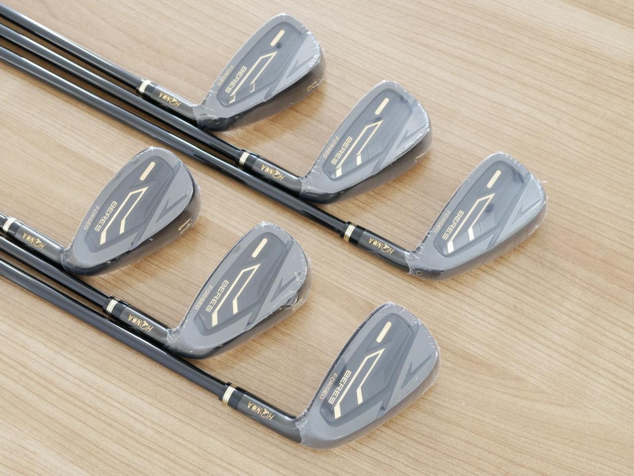 Iron set : Honma : **ของใหม่ ยังไม่แกะพลาสติก** ชุดเหล็ก Honma Beres 09 Forged Black (รุ่นล่าสุด ออกปี 2024 สวยมากๆ) มีเหล็ก 6-11 (6 ชิ้น เทียบเท่า 6-Pw) ก้าน ARMRQ FX Flex R