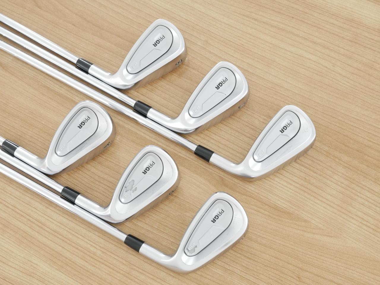 Iron set : PRGR : **มีตำหนิ** ชุดเหล็ก PRGR 04 Forged (รุ่นปี 2025 ตีง่าย ไกลมากๆๆ) มีเหล็ก 6-Pw,AW (6 ชิ้น) ก้านเหล็ก NS Pro 85 Flex SR (M-40)