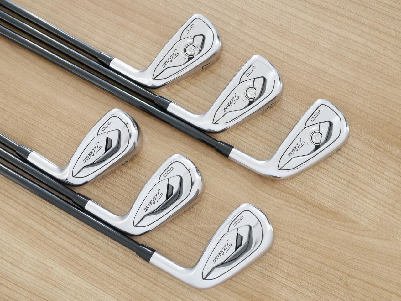 Iron set : Titleist : ชุดเหล็ก Titleist T200 (รุ่นปี 2020) มีเหล็ก 5-Pw (6 ชิ้น) ก้านกราไฟต์ Mitsubishi KUROKAGE 60i Flex R