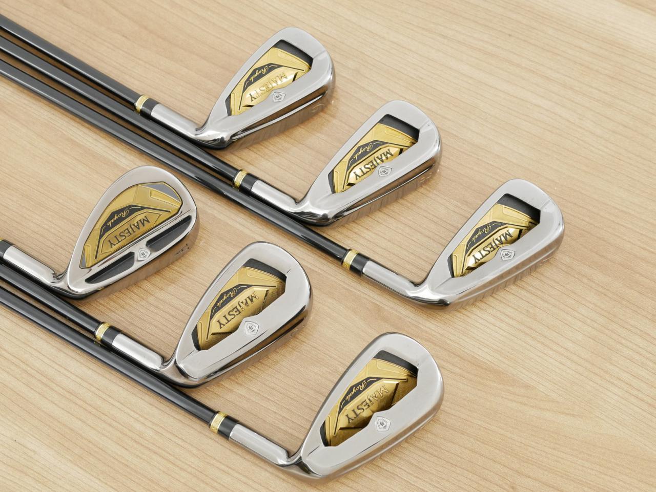 Iron set : Maruman : ชุดเหล็ก Maruman Majesty Royale (รุ่นท๊อปสุด ปี 2021 ของใหม่ 8 หมื่นบาท) มีเหล็ก 7-10,Pw,Aw (6 ชิ้น เบอร์ 6 ตีระยะเท่าเบอร์ 5 ของรุ่นอื่น) ก้านกราไฟต์ Flex R
