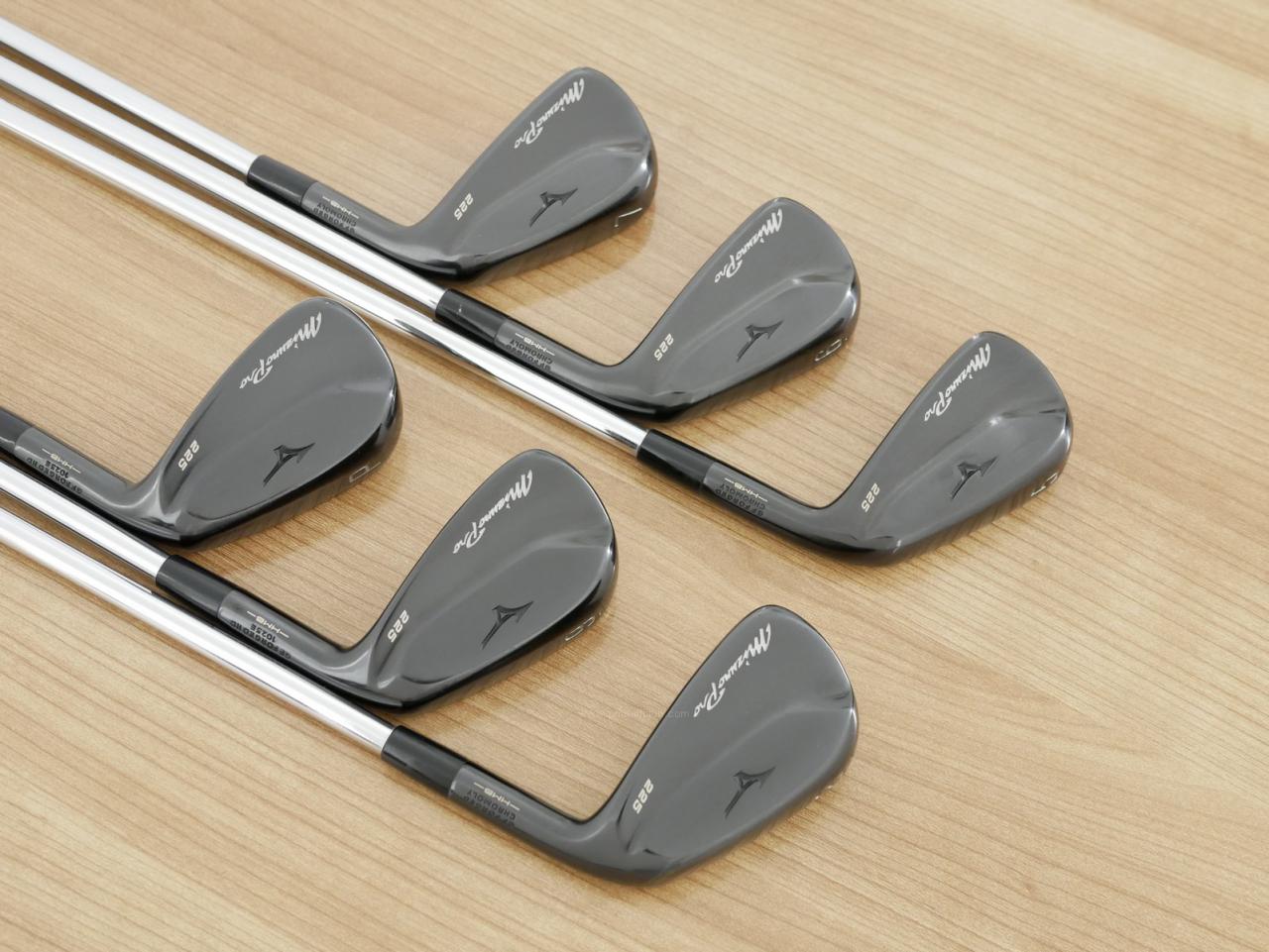 Iron set : Mizuno : ชุดเหล็ก Mizuno Pro 225 HMB Black Forged (ปี 2023 นุ่ม แน่น ระยะดี) มีเหล็ก 5-Pw (6 ชิ้น) ก้านเหล็ก Dynamic Gold 95 S200