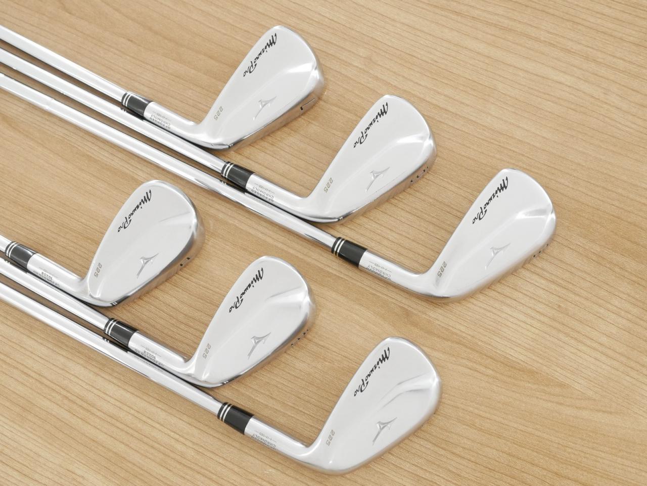 Iron set : Mizuno : ชุดเหล็ก Mizuno Pro 225 Forged (ปี 2023 นุ่ม แน่น ระยะดี) มีเหล็ก 5-Pw (6 ชิ้น) ก้านเหล็ก Dynamic Gold Tour Issue S200