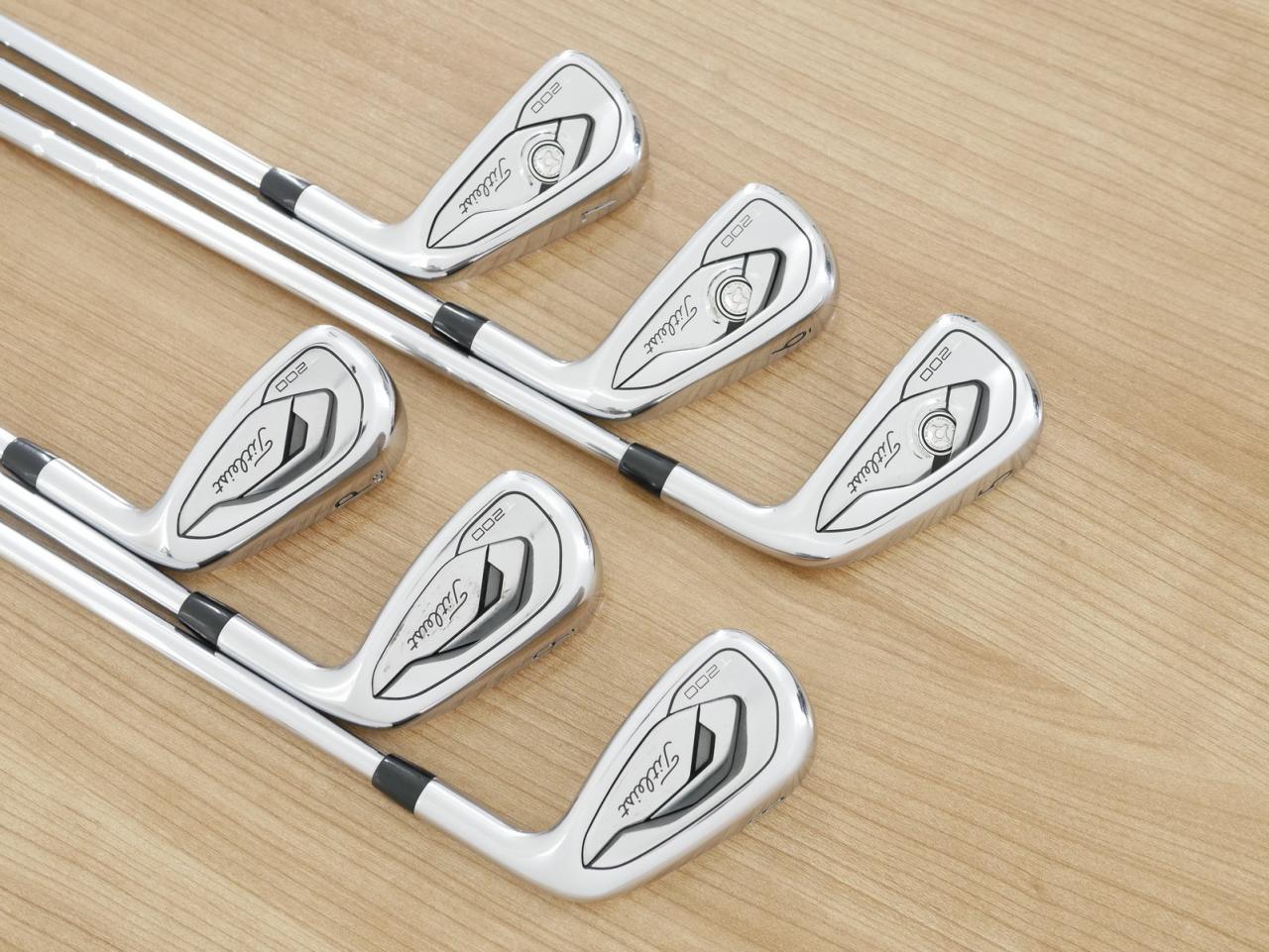 Iron set : Titleist : ชุดเหล็ก Titleist T200 (รุ่นปี 2020) มีเหล็ก 5-Pw (6 ชิ้น) ก้านเหล็ก NS Pro Modus 105 Flex S