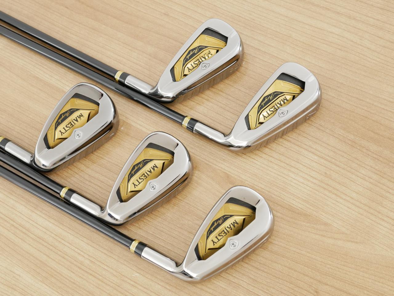 Iron set : Maruman : ชุดเหล็ก Maruman Majesty Royale (รุ่นท๊อปสุด ปี 2021 ของใหม่ 8 หมื่นบาท) มีเหล็ก 7-10,Pw (5 ชิ้น เบอร์ 6 ตีระยะเท่าเบอร์ 5 ของรุ่นอื่น) ก้านกราไฟต์ Flex R2