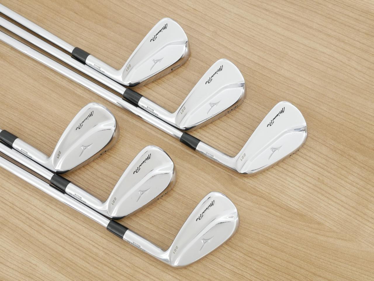Iron set : Mizuno : ชุดเหล็ก Mizuno Pro 221 Forged (ปี 2023 นุ่ม แน่น คมมากๆๆ) มีเหล็ก 5-Pw (6 ชิ้น) ก้านเหล็ก Dynamic Gold 120 VSS S200