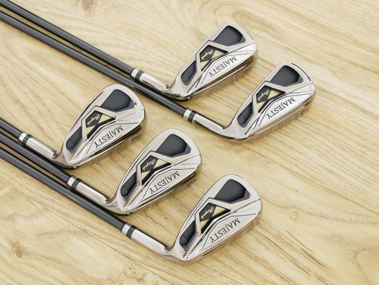 Iron set : Maruman : ชุดเหล็ก Maruman Majesty Royale (รุ่นท๊อปสุด ปี 2022 ของใหม่ 9 หมื่นบาท) มีเหล็ก 7-10,Pw (5 ชิ้น เบอร์ 7 ตีระยะเท่าเบอร์ 6 ของรุ่นอื่น) ก้านกราไฟต์ Flex SR