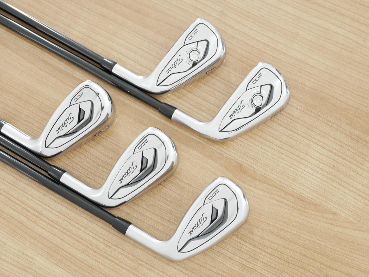 Iron set : Titleist : ชุดเหล็ก Titleist T200 (รุ่นปี 2020) มีเหล็ก 6-Pw (5 ชิ้น) ก้านกราไฟต์ Mitsubishi KUROKAGE 60i Flex R