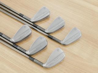 iron_set : **ของใหม่ ยังไม่แกะพลาสติก** ชุดเหล็ก Taylormade P770 Black Forged (รุ่นล่าสุด ออกปี 2024 นุ่ม แน่น) มีเหล็ก 5-Pw (6 ชิ้น) ก้านเหล็ก NS Pro Modus 120 Flex S