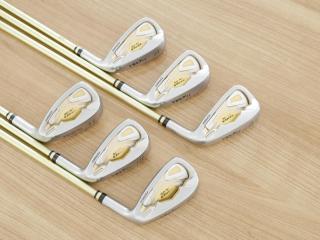 iron_set : ชุดเหล็ก Honma Beres IS-05 Forged (ปี 2017) มีเหล็ก 6-11 (6 ชิ้น ระยะเทียบเท่า 5-Pw ของรุ่นอื่นๆ) ก้าน ARMRQ ∞ (48) Flex SR (2 ดาว)