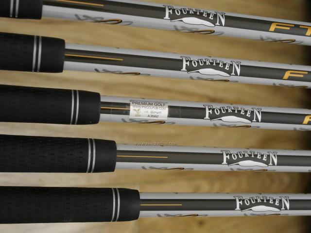 Iron set : Fourteen : ชุดเหล็ก Fourteen TC544 Forged (ปี 2018 นุ่มมากๆ) มีเหล็ก 5-Pw,Aw (7 ชิ้น) ก้านกราไฟต์ Flex S