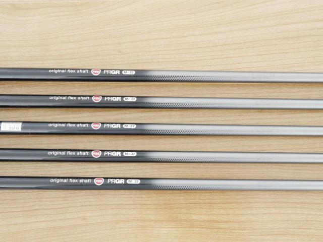 Iron set : PRGR : ชุดเหล็กกระเทย PRGR NEW Egg Forged (รุ่นปี 2020 ตีง่ายและไกลมากๆ เด้งสุดๆ COR 0.82) มีเหล็ก 6-Pw (5 ชิ้น) ก้านกราไฟต์ Flex R (M-37)