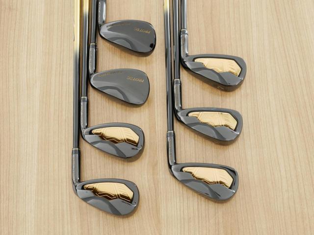 Iron set : Other Brand : ชุดเหล็ก Protec CV-001 (บริษัทเดียวกับ Superman) มีเหล็ก 5-Pw,Sw (7 ชิ้น) ก้านกราไฟต์ Flex R