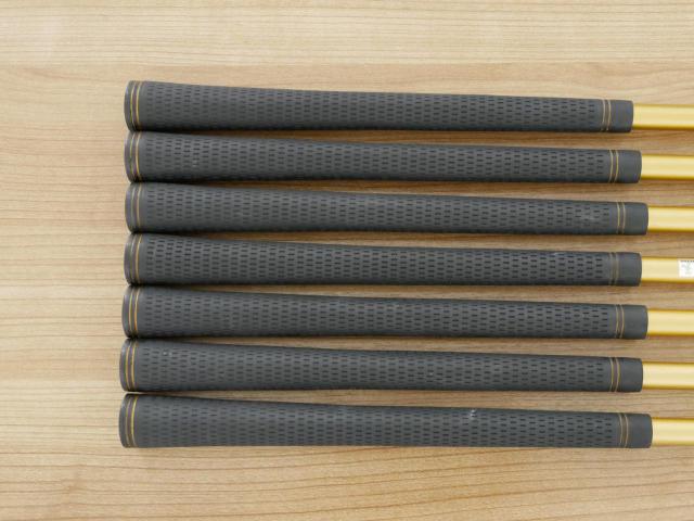 Iron set : Other Brand : ชุดเหล็ก Protec CV-001 (บริษัทเดียวกับ Superman) มีเหล็ก 5-Pw,Sw (7 ชิ้น) ก้านกราไฟต์ Flex R