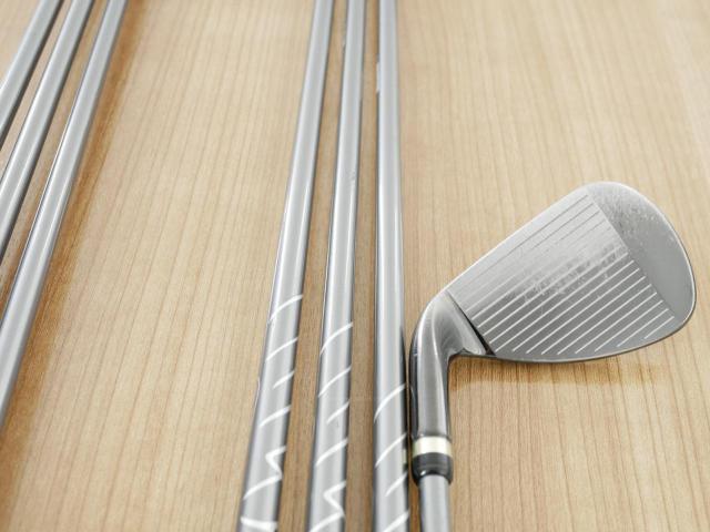 Lady club : All : ชุดเหล็กกระเทย PRGR New Egg Iron (รุ่นปี 2017 ตีง่ายและไกลมาก) มีเหล็ก 7-Pw,Aw,As,Sw (7 ชิ้น) ก้านกราไฟต์ Flex L (M-30)