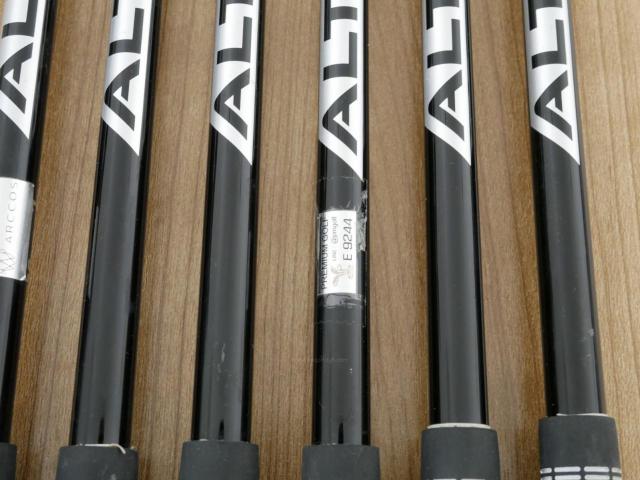 Iron set : Ping : ชุดเหล็ก Ping G425 (รุ่นปี 2021 Japan Spec. ใบใหญ่ ง่าย ไกล) มีเหล็ก 5-Pw (6 ชิ้น) ก้านกราไฟต์ Ping ALTA Distanza 40 Flex R