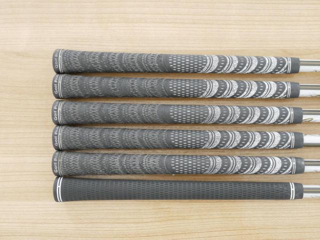 Iron set : Fourteen : ชุดเหล็ก Fourteen TC-404 (ปี 2018 ใบใหญ่ ตีไกลมาก เหล็ก 7 Loft 28) มีเหล็ก 6-Pw,Aw (6 ชิ้น) ก้านกราไฟต์ Flex R