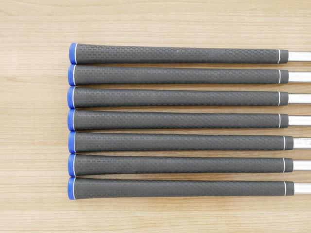 Iron set : Other Brand : ชุดเหล็ก Akira ADR (ใบใหญ่ หน้าเด้ง ไกล) มีเหล็ก 4-Pw (7 ชิ้น) ก้านเหล็ก GS95 S200
