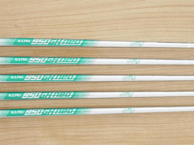 Iron set : Callaway : **ของใหม่ ยังไม่แกะพลาสติก** ชุดเหล็ก Callaway ELYTE (ออกปี 2025 ตีง่ายมาก ไกล Japan Spec.) มีเหล็ก 6-Pw (5 ชิ้น) ก้านเหล็ก NS Pro 950 NEO Flex R