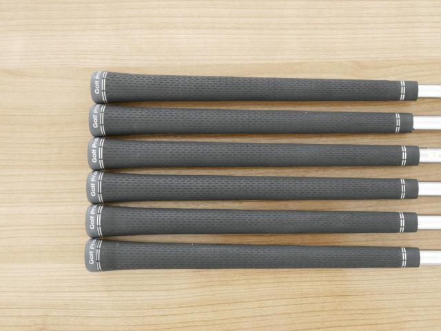 Iron set : Titleist : ชุดเหล็ก Titleist T400 (ตีง่ายที่สุด ไกลที่สุด ออกปี 2020) มีเหล็ก 6-Pw,43 (6 ชิ้น) ก้านเหล็ก NS Pro Zelos 7 Flex S