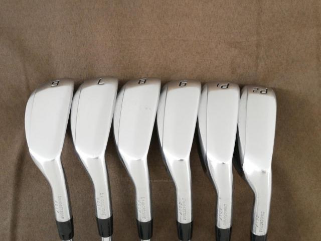 Iron set : Bridgestone : ชุดเหล็ก Bridgestone JGR Hybrid Forged (ตีไกลกว่าตัวอื่น 2 เบอร์) มีเหล็ก 6-P1,P2 (6 ชิ้น) ก้านเหล็ก NS Pro ZELOS 8 Flex R
