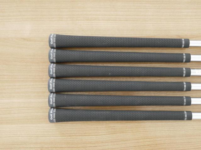 Iron set : Titleist : ชุดเหล็ก Titleist T400 (ตีง่ายที่สุด ไกลที่สุด ออกปี 2020) มีเหล็ก 6-Pw,43 (6 ชิ้น) ก้านเหล็ก NS Pro 950 NEO Flex S
