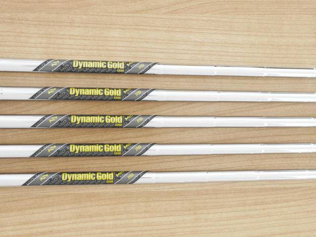 Iron set : Taylormade : ชุดเหล็ก Taylormade P770 Forged (รุ่นล่าสุด ออกปี 2024 นุ่ม แน่น) มีเหล็ก 6-Pw (5 ชิ้น) ก้านเหล็ก Dynamic Gold 115 MID S200