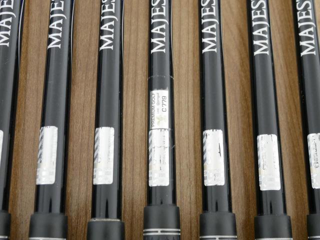 Iron set : Maruman : ชุดเหล็ก Maruman Majesty Royal SP (รุ่นท๊อปสุด ตีง่าย เด้ง ไกลมากๆ) มีเหล็ก 5-10,Pw (7 ชิ้น ระยะเทียบเท่า 4-Pw) ก้านกราไฟต์ Flex R