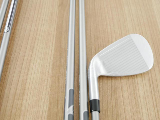 Iron set : Taylormade : **ของใหม่ ยังไม่แกะพลาสติก** ชุดเหล็ก Taylormade Qi MAX Lite (รุ่นล่าสุด ออกปี 2024 Japan Spec.) มีเหล็ก 6-Pw (5 ชิ้น) ก้านกราไฟต์ Fujikura Air Speeder Flex R