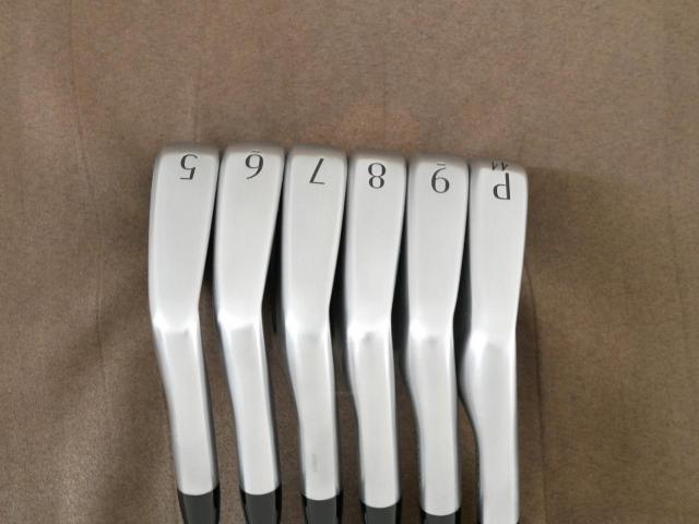 Iron set : Titleist : ชุดเหล็ก Titleist T150 Forged (รุ่นล่าสุด ออกปี 2025 นุ่ม แน่น คม) มีเหล็ก 5-Pw (6 ชิ้น) ก้านเหล็ก True Temper AMT Silver Flex S