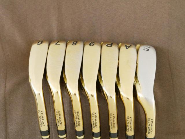 Iron set : Katana : ชุดเหล็ก Katana Voltio Model J Gold (ปี 2018 หน้าเด้ง ตีง่าย ไกล) มีเหล็ก 6-Pw,Aw,Sw (7 ชิ้น) ก้านกราไฟต์ Fujikura Speeder 550 Flex SR