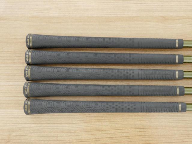 Iron set : Honma : **ก้าน 3 ดาว** ชุดเหล็ก Honma Beres A-Spec II (รุ่นปี 2021 ตีง่าย ไกล) มีเหล็ก 7-11 (5 ชิ้น ) ก้าน ARMRQ A-Spec (47) Flex R (3 ดาว)