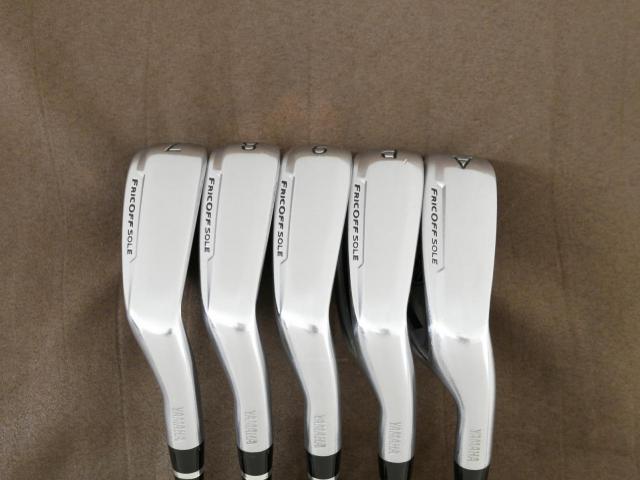 Iron set : Yamaha : ชุดเหล็ก Yamaha Inpres UD+2 (ออกปี 2019 ตีไกลที่สุด ไกลกว่าเหล็กทั่วไป 2 เบอร์ หน้าเด้ง COR 0.822) มีเหล็ก 7-Pw,Aw (5 ชิ้น) ก้านกราไฟต์ Flex SR