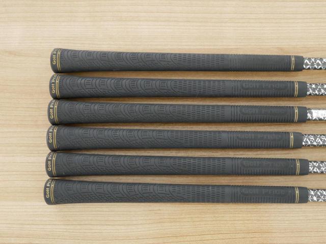 Iron set : Honma : ชุดเหล็ก Honma Beres Black Forged (ออกปี 2022 สวยมากๆ) มีเหล็ก 6-11 (6 ชิ้น เทียบเท่า 5-Pw) ก้าน ARMRQ MX Flex SR