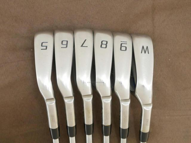 Iron set : Ping : ชุดเหล็ก Ping i Series (ออกปี 2016) มีเหล็ก 5-Pw (6 ชิ้น) ก้านเหล็ก Dynamic Gold S400