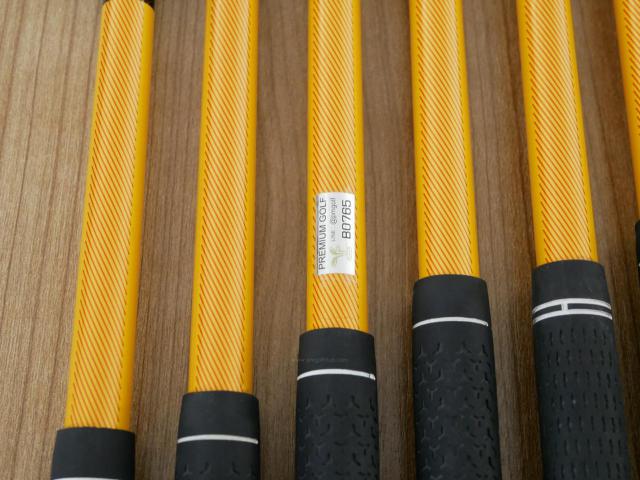 Iron set : Other Brand : ชุดเหล็ก King Cobra S3 Max (ใบใหญ่ตีง่ายมาก) มีเหล็ก 6-Pw,Sw (6 ชิ้น) ก้านกราไฟต์ Flex S