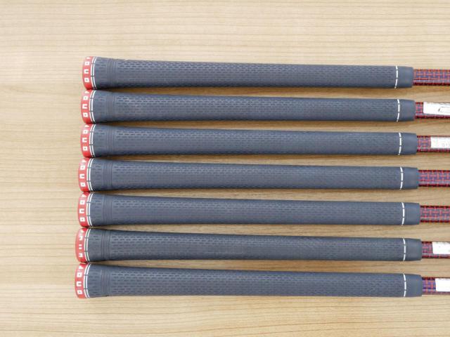 Iron set : Daiwa : ชุดเหล็ก Daiwa OnOff AKA (ออกปี 2021 หน้าเด้ง Maraging ยืดยุบได้ ตีง่าย นุ่ม ไกลมากๆ) มีเหล็ก 6-Pw,Aw,Sw (7 ชิ้น) ก้านกราไฟต์ Flex R