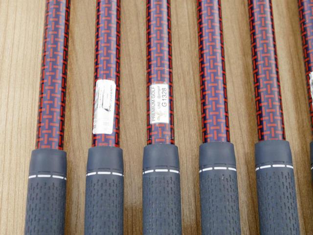 Iron set : Daiwa : ชุดเหล็ก Daiwa OnOff AKA (ออกปี 2021 หน้าเด้ง Maraging ยืดยุบได้ ตีง่าย นุ่ม ไกลมากๆ) มีเหล็ก 6-Pw,Aw,Sw (7 ชิ้น) ก้านกราไฟต์ Flex R