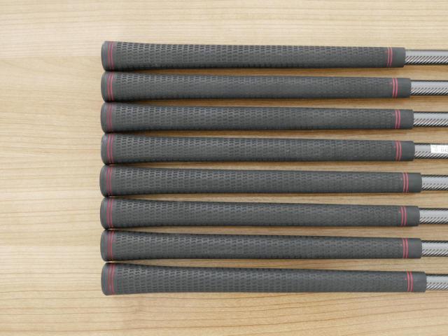 Iron set : PRGR : ชุดเหล็ก PRGR Red Titan Face (รุ่นปี 2018 หน้าเด้ง ตีไกลมาก) มีเหล็ก 5-Pw,Aw,Sw (8 ชิ้น) ก้านกราไฟต์ M-37 Flex R