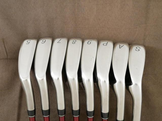 Iron set : PRGR : ชุดเหล็ก PRGR Red Titan Face (รุ่นปี 2018 หน้าเด้ง ตีไกลมาก) มีเหล็ก 5-Pw,Aw,Sw (8 ชิ้น) ก้านกราไฟต์ M-37 Flex R