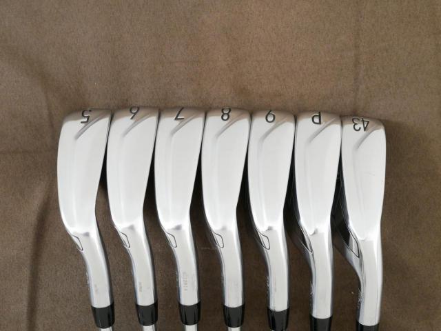 Iron set : Titleist : ชุดเหล็ก Titleist T400 (รุ่นล่าสุด ออกปี 2023 ตีง่ายที่สุด ไกลที่สุด) มีเหล็ก 5-Pw,43 (7 ชิ้น) ก้านเหล็ก NS Pro 880 AMC Flex S
