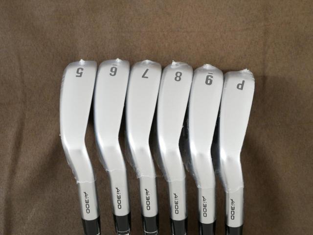 Iron set : Callaway : **ของใหม่ ยังไม่แกะพลาสติก** ชุดเหล็ก Callaway APEX Ai300 Forged (รุ่นล่าสุด ออกปี 2024) มีเหล็ก 5-Pw (6 ชิ้น) ก้านเหล็ก NS Pro 950 NEO Flex S