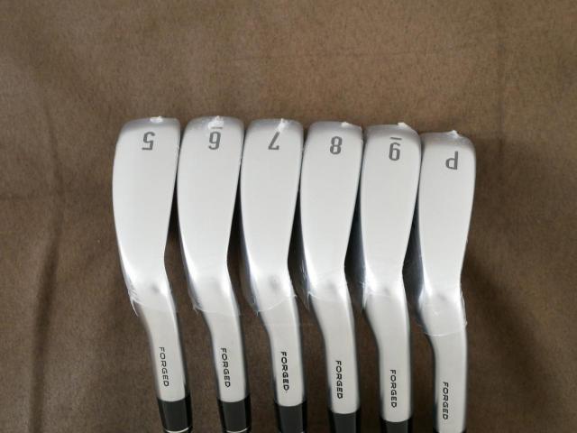 Iron set : Callaway : **ของใหม่ ยังไม่แกะพลาสติก** ชุดเหล็ก Callaway APEX DCB Forged (ปี 2022) มีเหล็ก 5-Pw (6 ชิ้น) ก้านกราไฟต์ Mitsubishi Diamana 55 Flex R