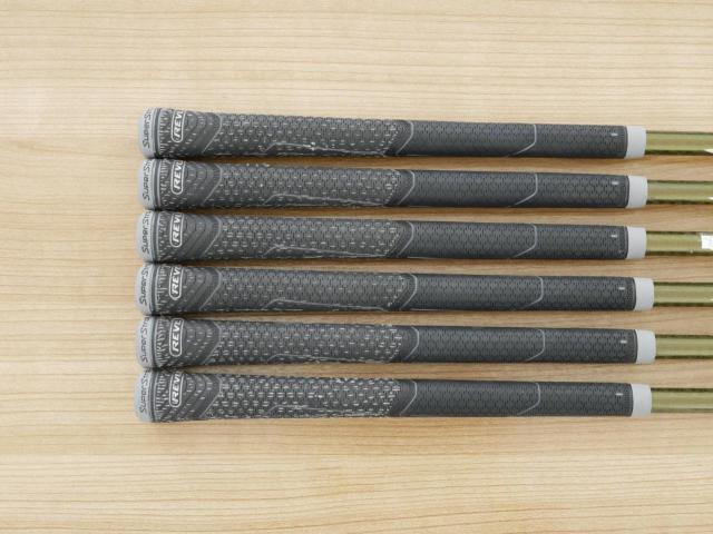 Iron set : Honma : ชุดเหล็ก Honma Beres IS-03 (ปี 2015 หน้าเด้ง Forged) มีเหล็ก 6-11 (6 ชิ้น เทียบเท่า 5-Pw) ก้าน ARMRQ 8 (49) Flex R (2 ดาว)
