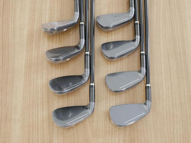 Iron set : Honma : **ของใหม่ ยังไม่แกะพลาสติก** ชุดเหล็ก Honma Beres 09 Forged Black (รุ่นล่าสุด ออกปี 2024 สวยมากๆ) มีเหล็ก 6-11,Aw,Sw (8 ชิ้น เทียบเท่า 6-Pw,Aw,Sw) ก้าน ARMRQ FX Light Flex R