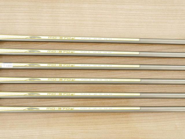 Iron set : Fourteen : ชุดเหล็ก Fourteen TC-550 Forged มีเหล็ก 6-Pw,Aw (6 ชิ้น) ก้านกราไฟต์ Flex S