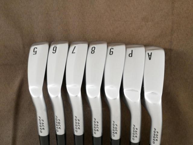 Iron set : Other Brand : ชุดเหล็ก Srixon ZX4 MK II (รุ่นปี 2023 ตีง่าย ไกล) มีเหล็ก 5-Pw,Aw (7 ชิ้น) ก้านกราไฟต์ Mitsubishi Diamana ZX-II 60 Flex S